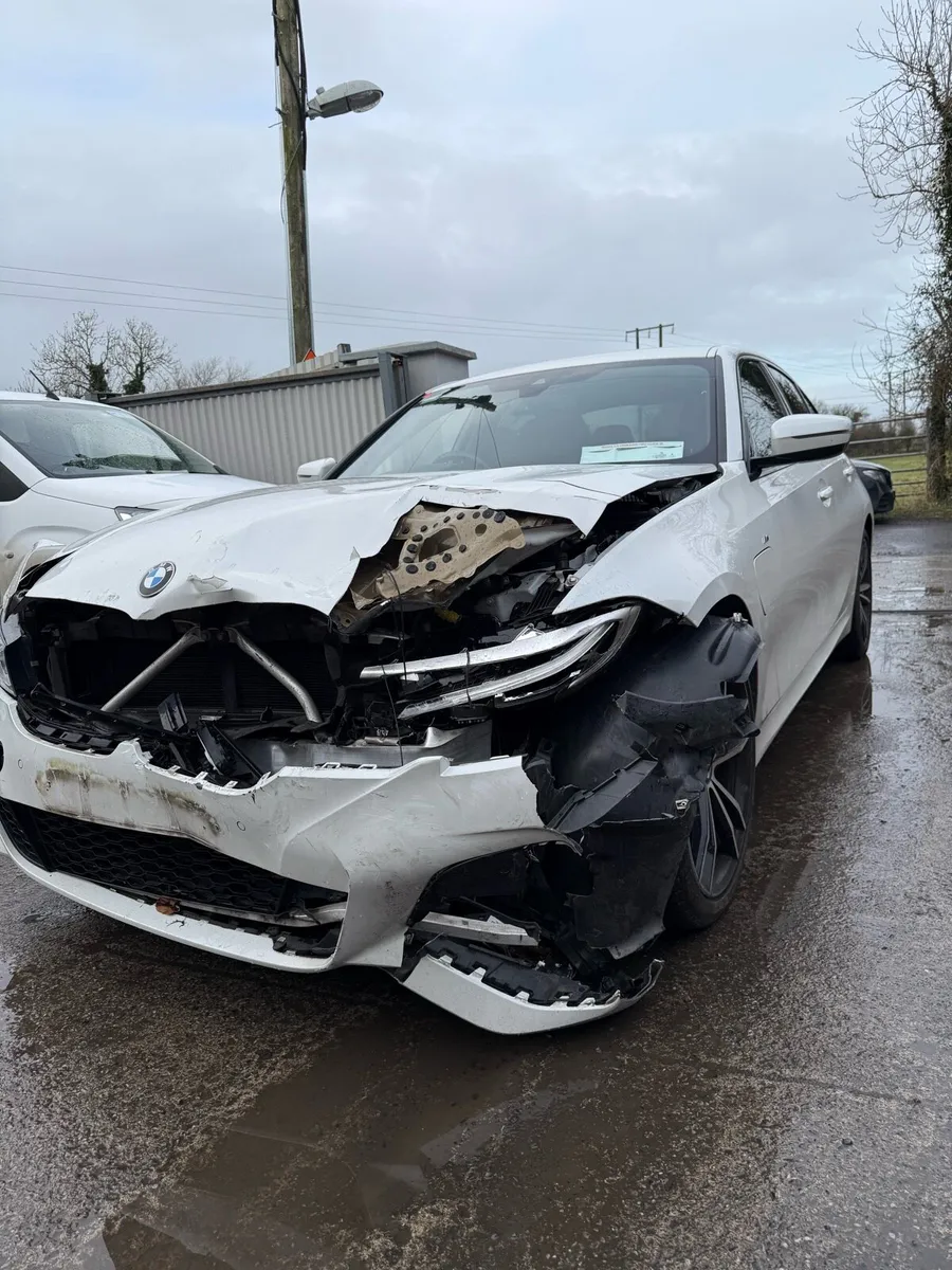 2020 BMW 330e M-Sport - Image 2