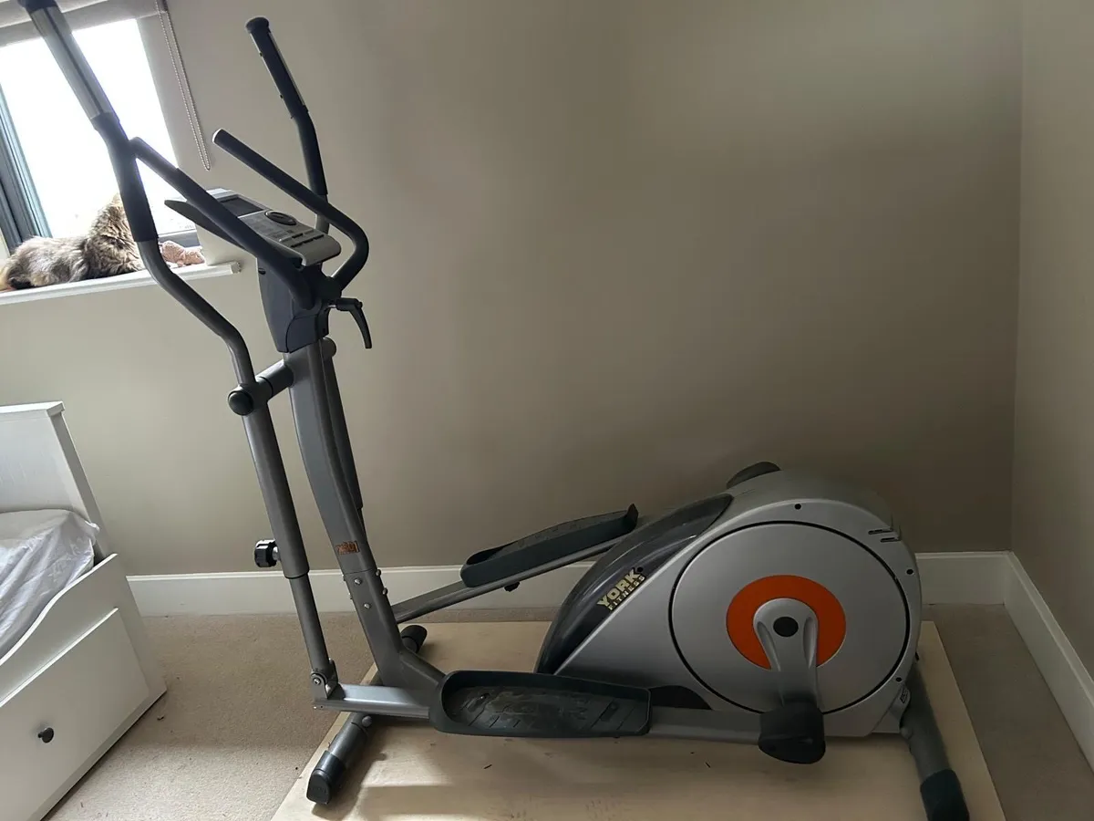 York fitness cross trainer