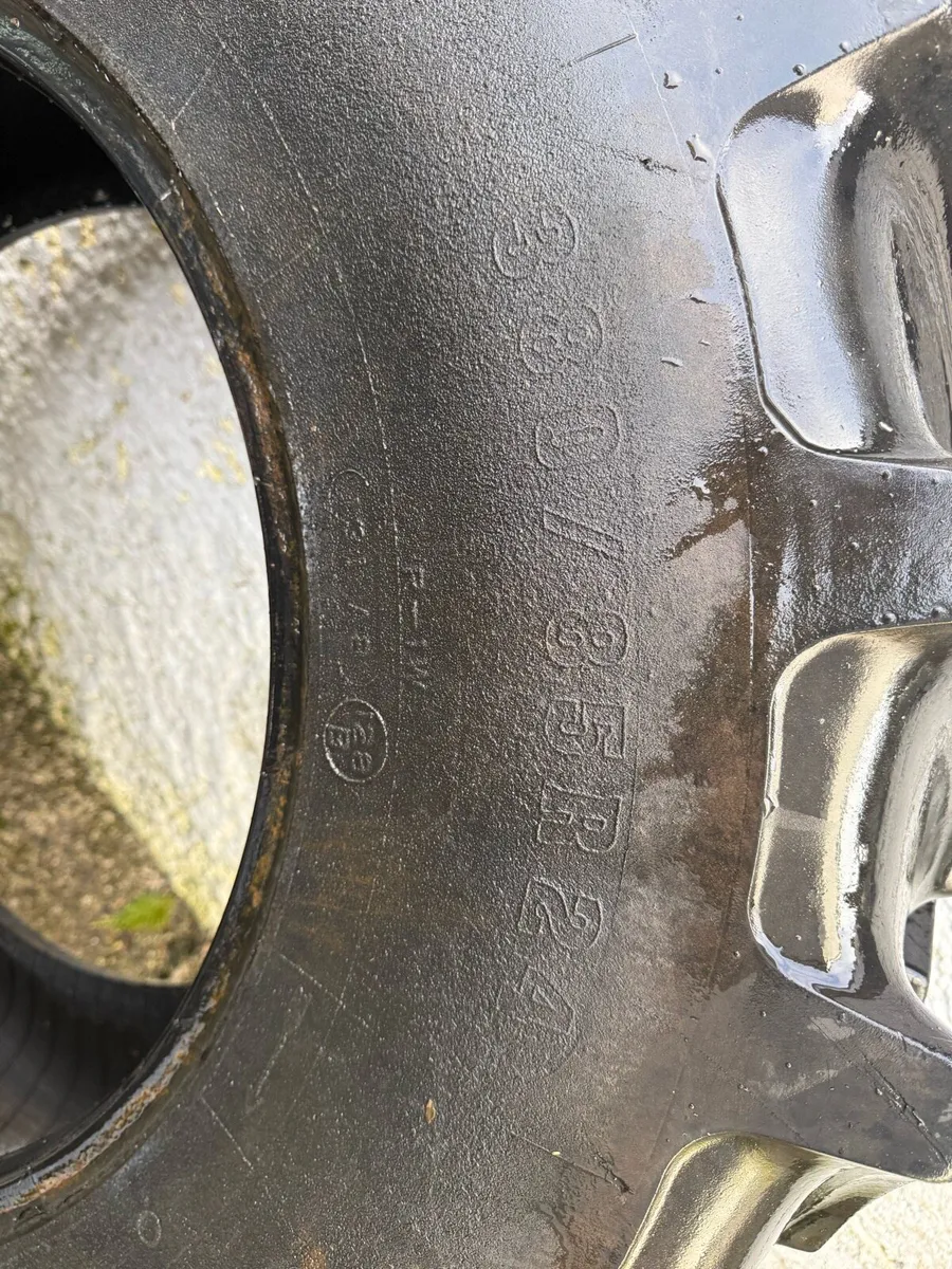 380 85 R24 Tyre - Image 3