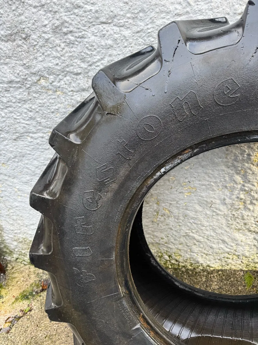 380 85 R24 Tyre - Image 4
