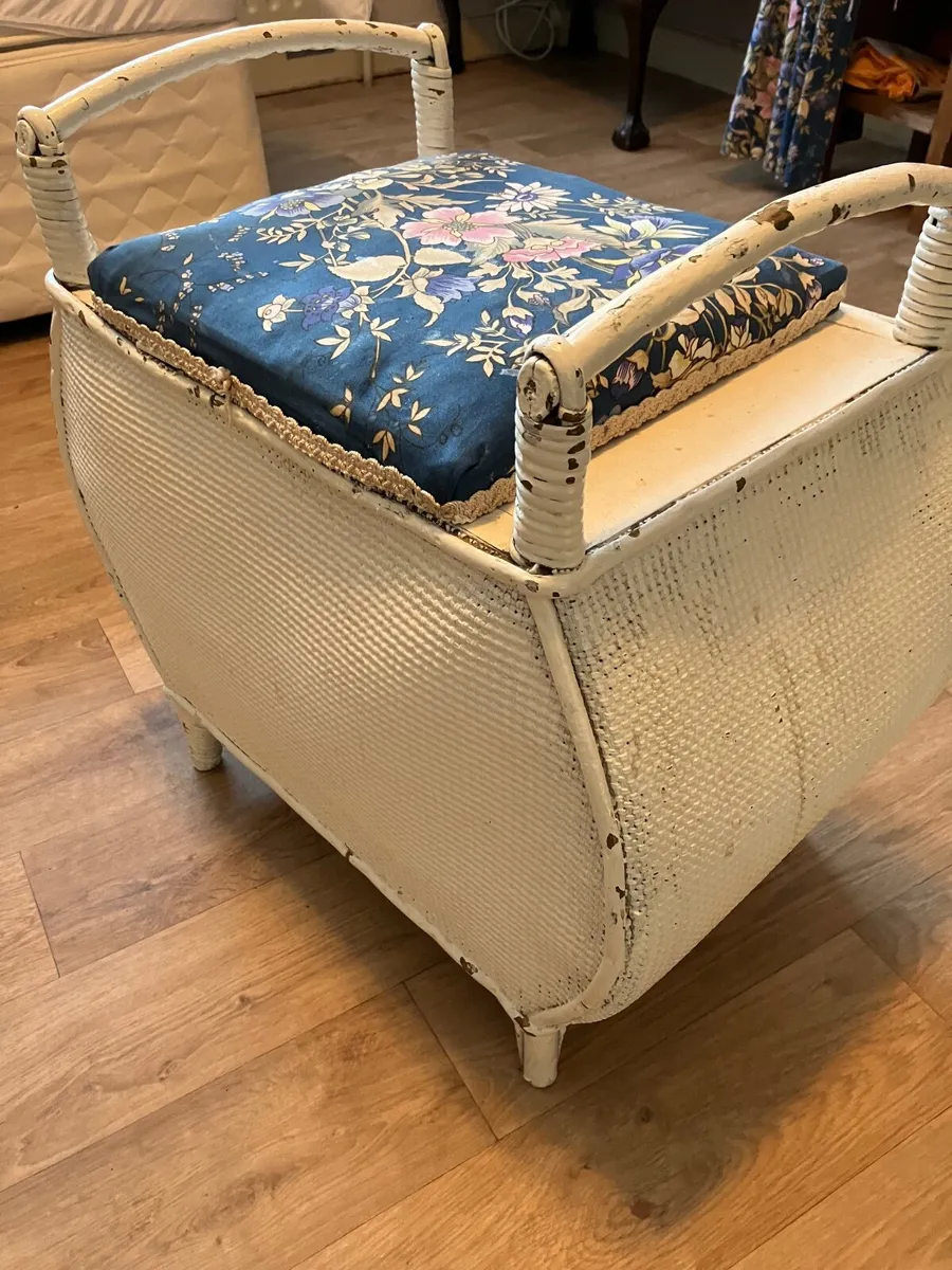 Free retro wicker storage stool - Image 2