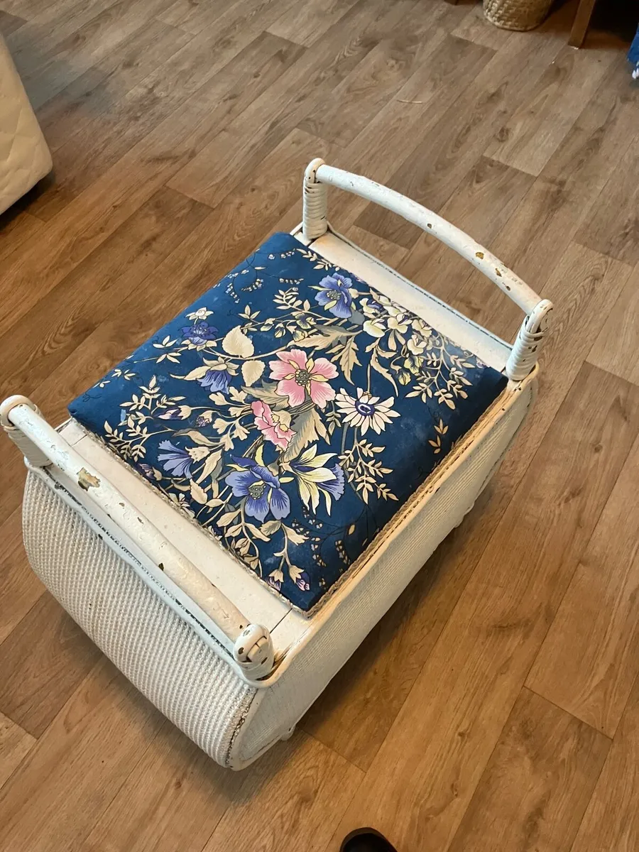 Free retro wicker storage stool - Image 4