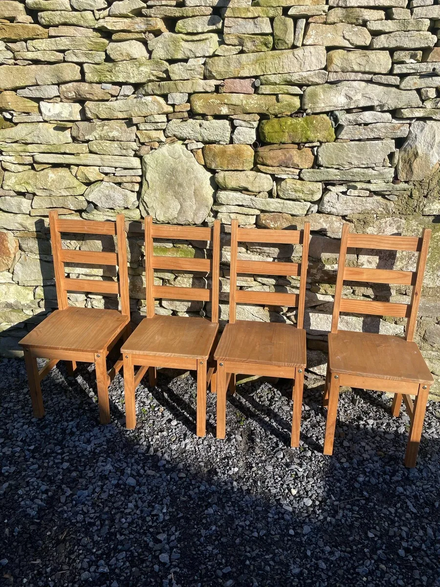 Table and 4 chairs - Image 2