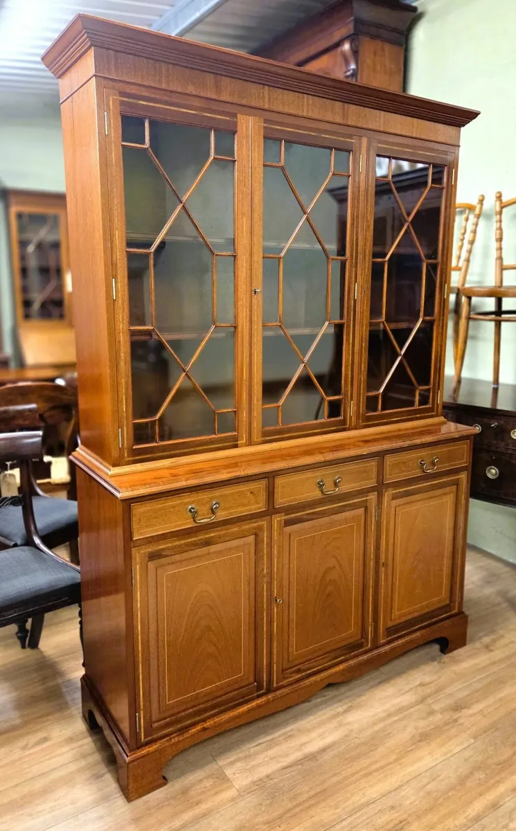 Large 3 door Library Bookcase - Image 1