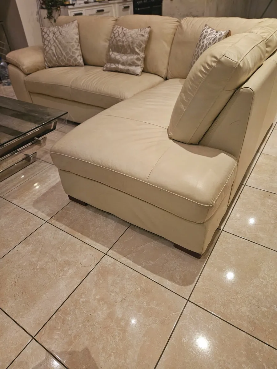 Cream leather corner sofa - Image 3