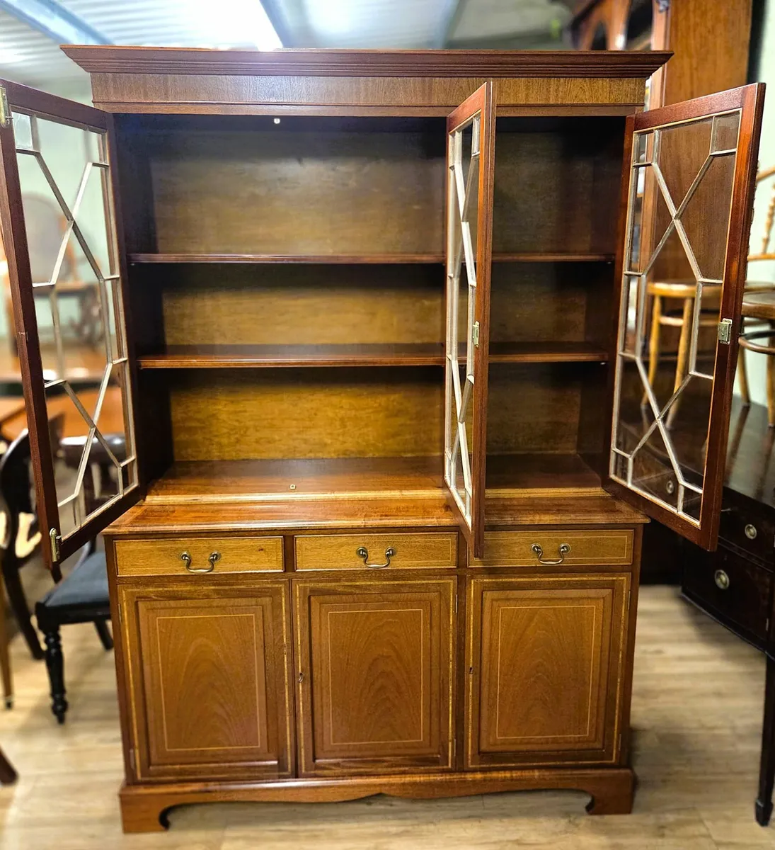 Large 3 door Library Bookcase - Image 4