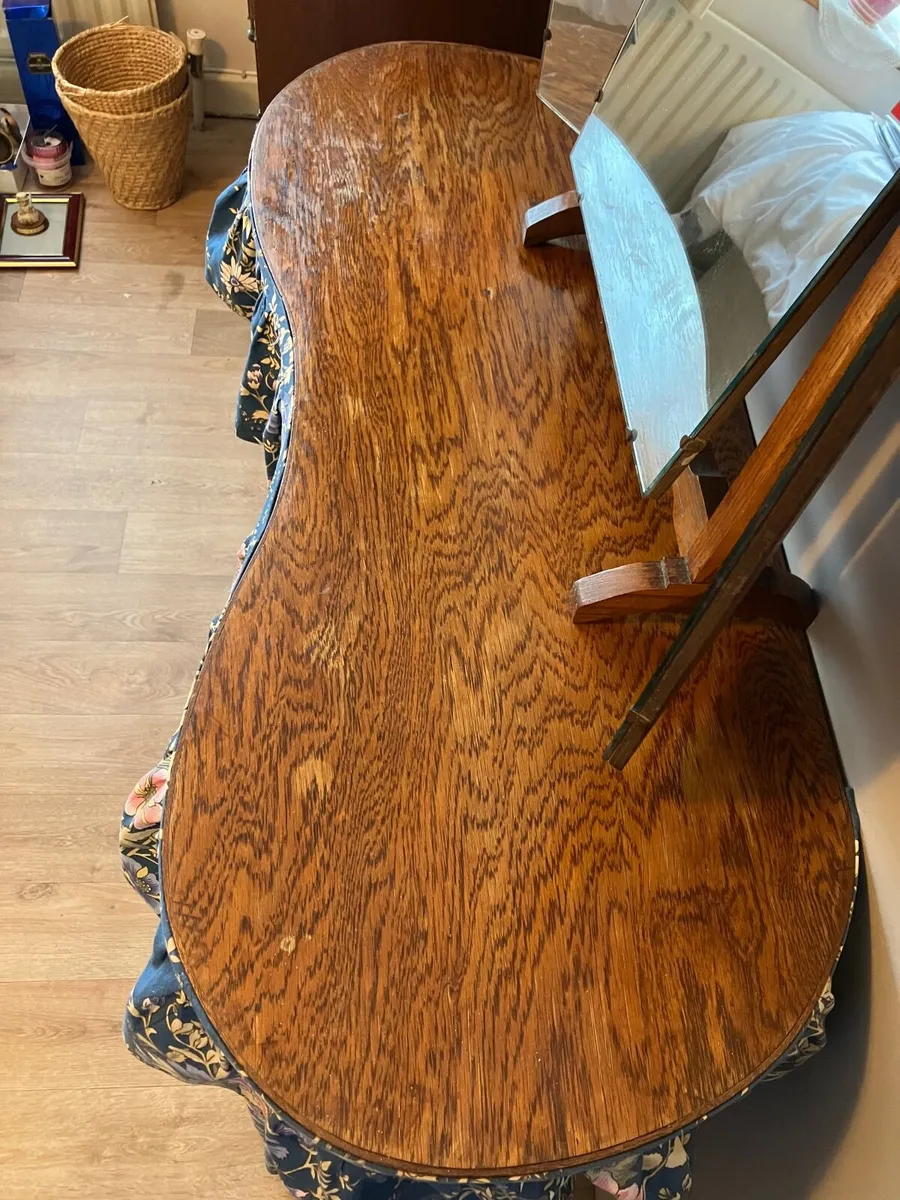 Free kidney shaped dressing table - Image 4