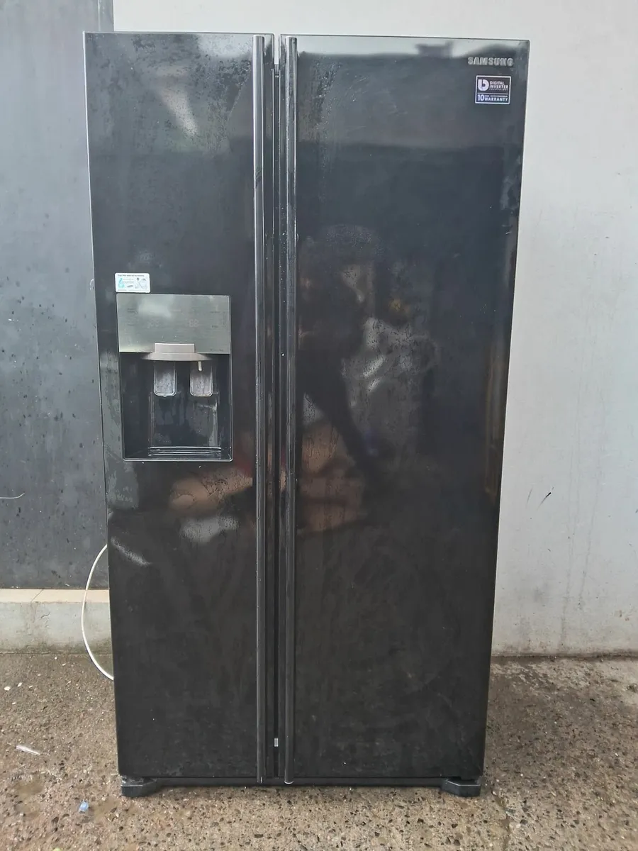 SAMSUNG AMERICAN FRIDGE AND FREEZER - Image 4