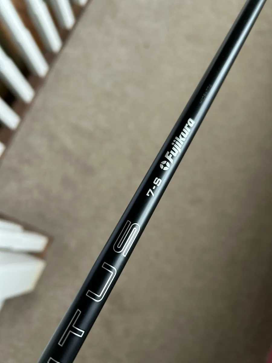 Cobra DS Adapt K Max Driver with velocore + - Image 4