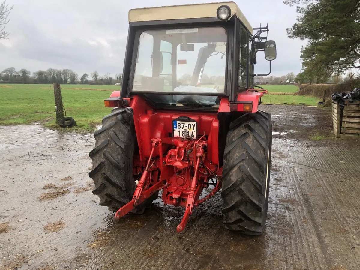 INTERNATIONAL TRACTOR AND LOADER - Image 4
