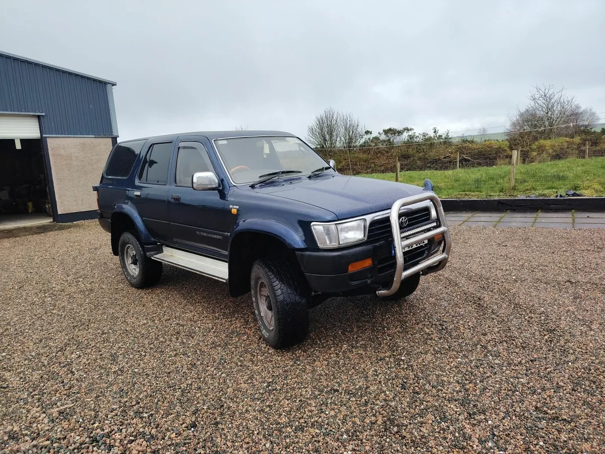 Toyota Hilux 1994 surf - Image 3