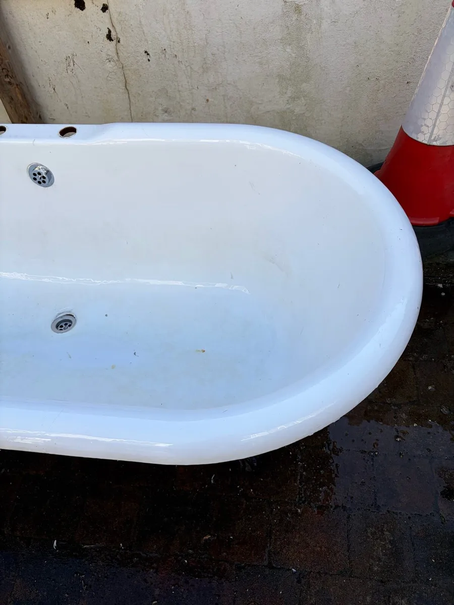Cast Iron Bath - Image 4
