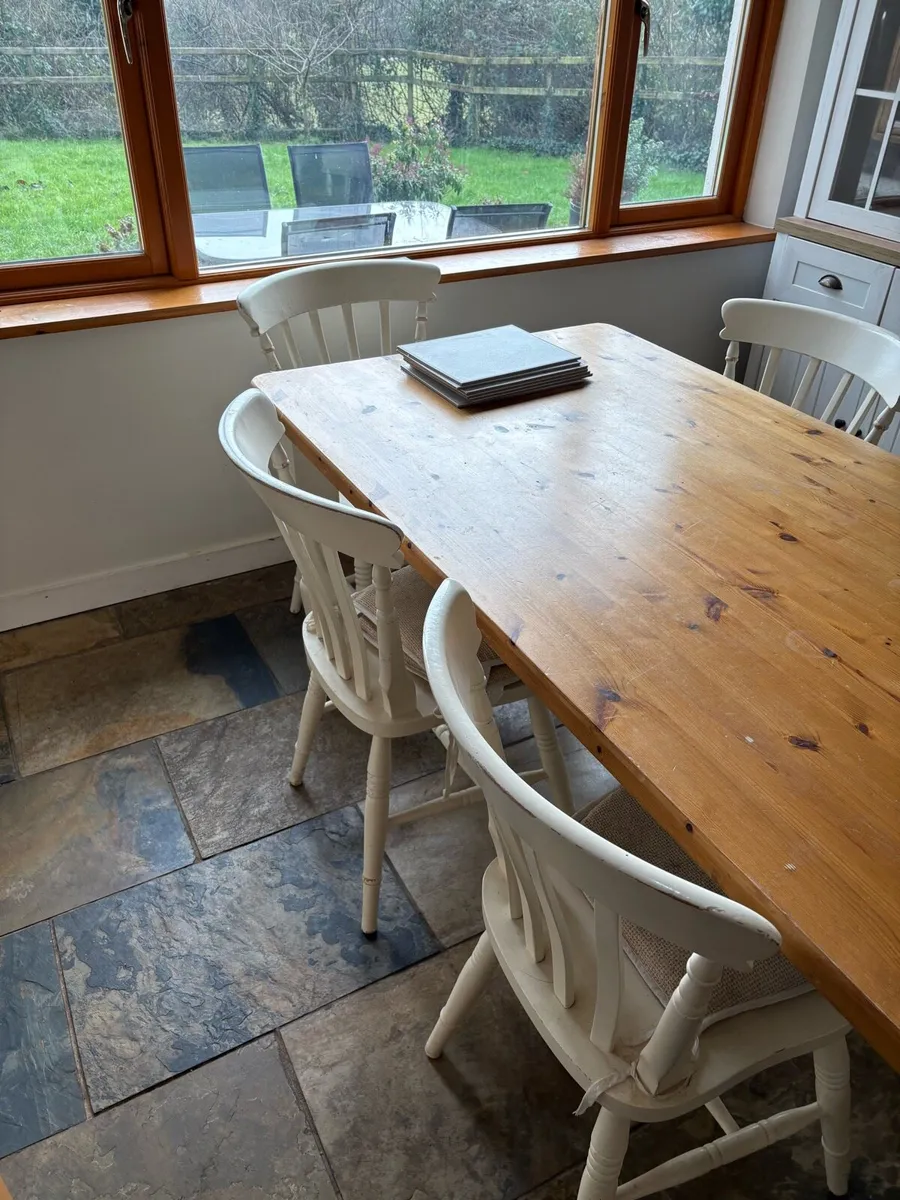 Dining table and 6 chairs - Image 3