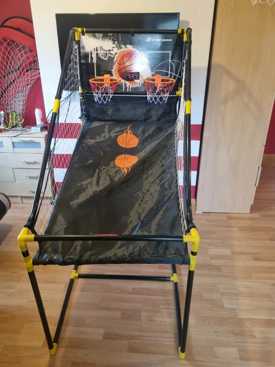 Basketball game - Image 2