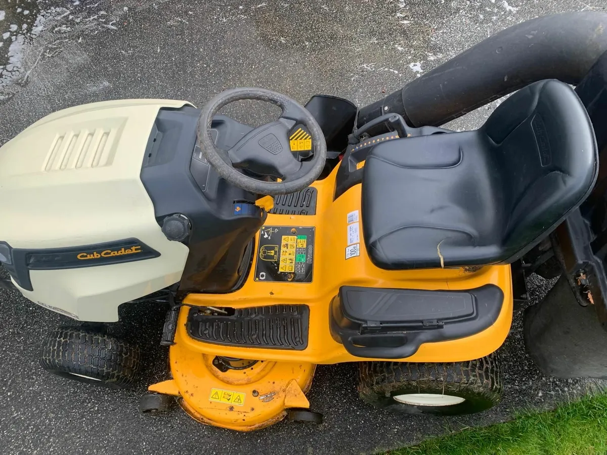 Ride On Lawnmower - Image 3