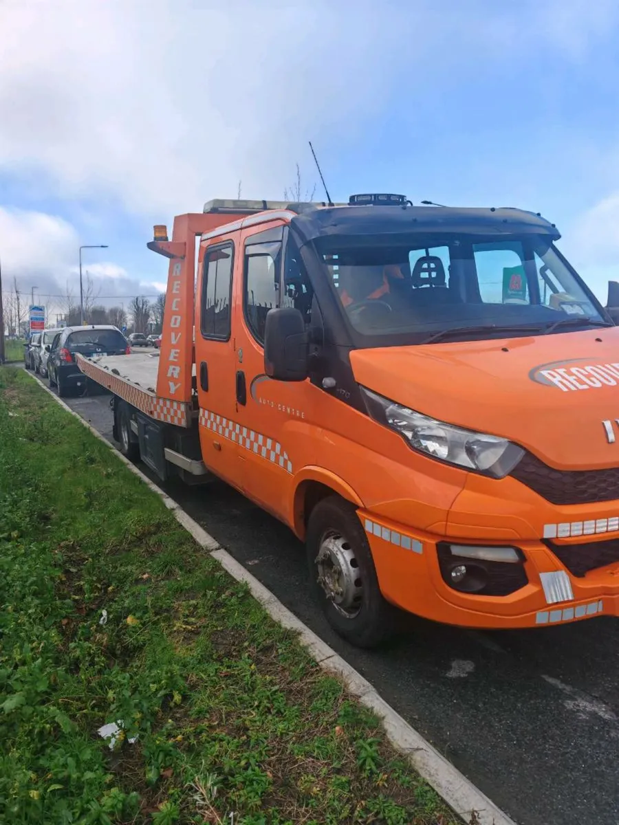 Recovery truck - Image 2