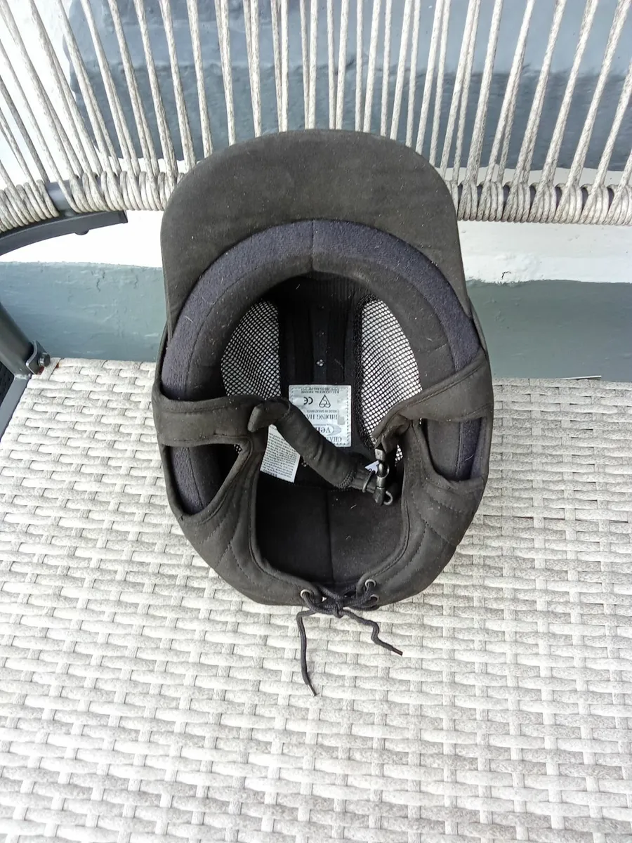 Champion riding helmet - Image 2