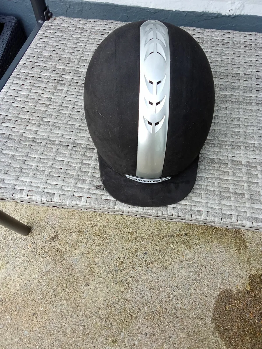 Champion riding helmet - Image 3