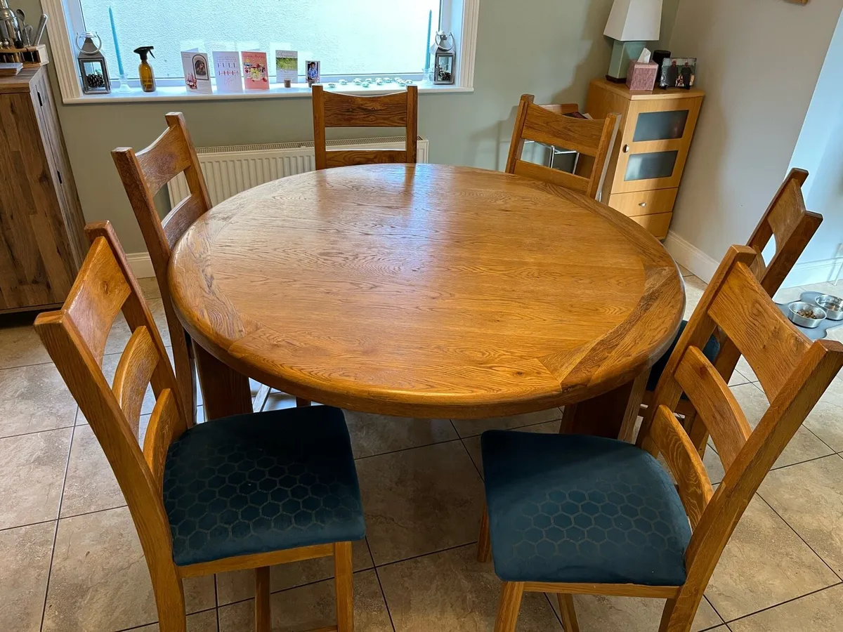 Oak Dining table and 6 Chairs - Image 4