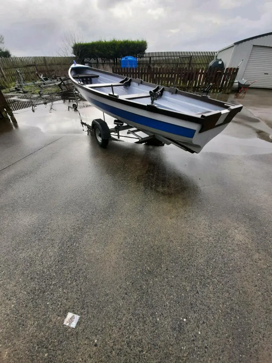 17ft fiberglass lake boat - Image 2