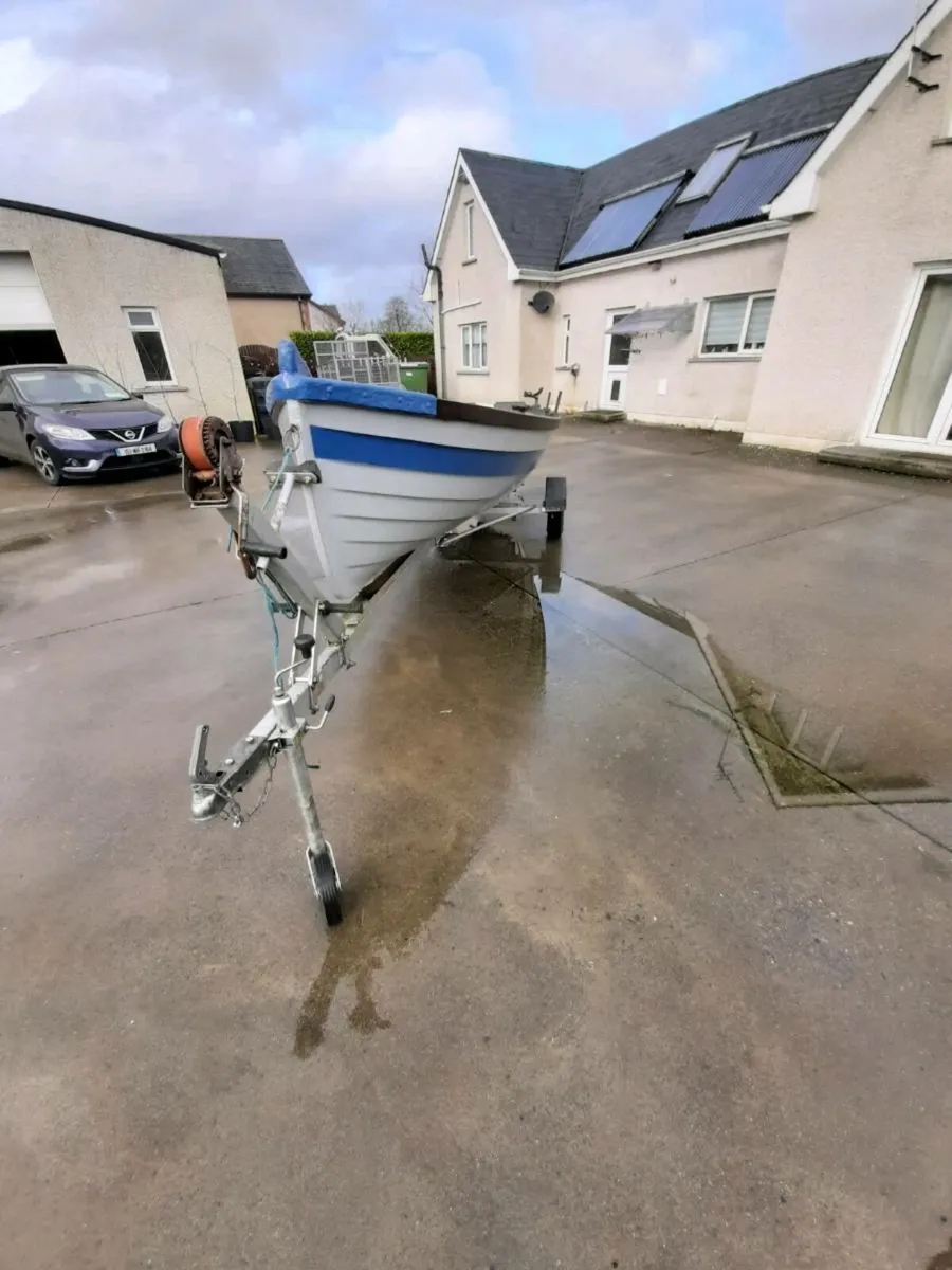 17ft fiberglass lake boat - Image 3