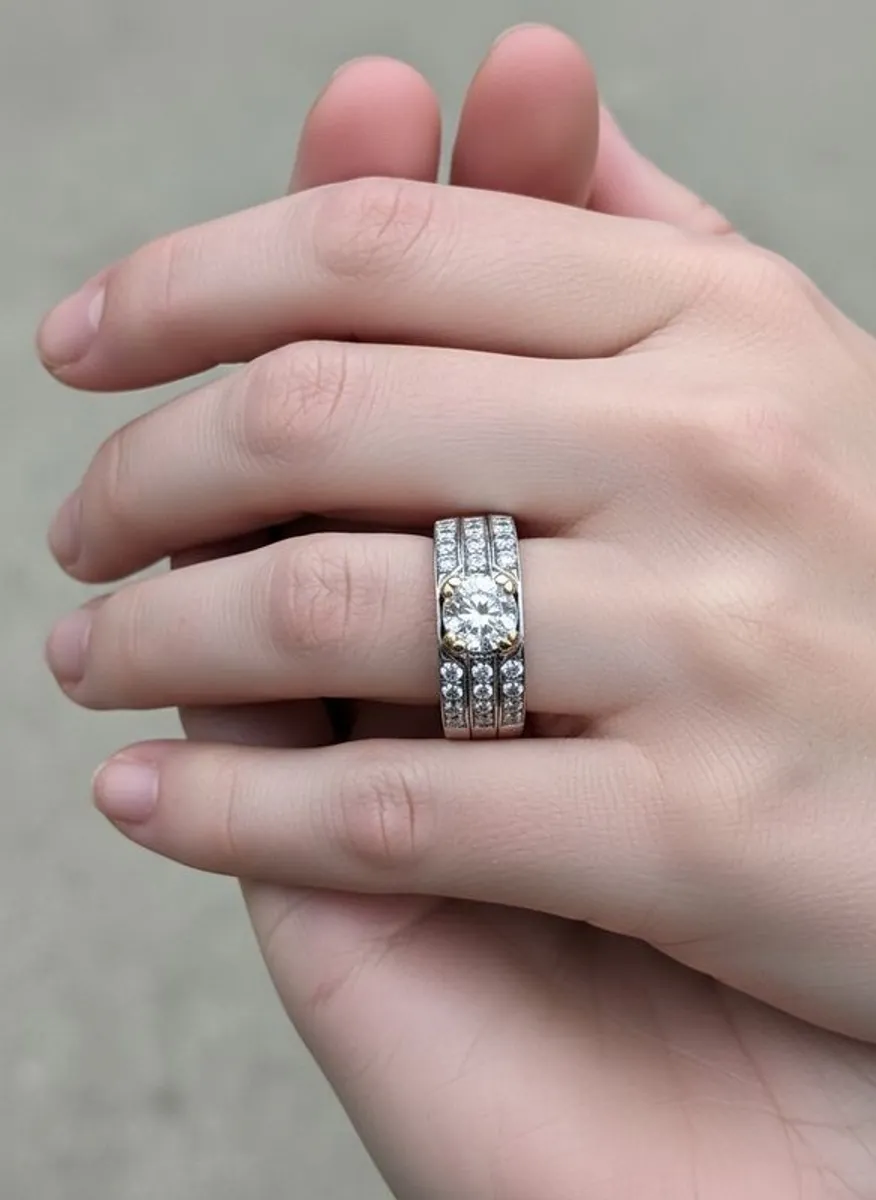 18ct Gold 1.3 Carat VSI Diamond Engagement Ring (8.45g) - Image 2