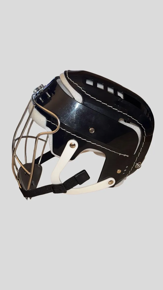 Gola Hurling Helmet - Image 2