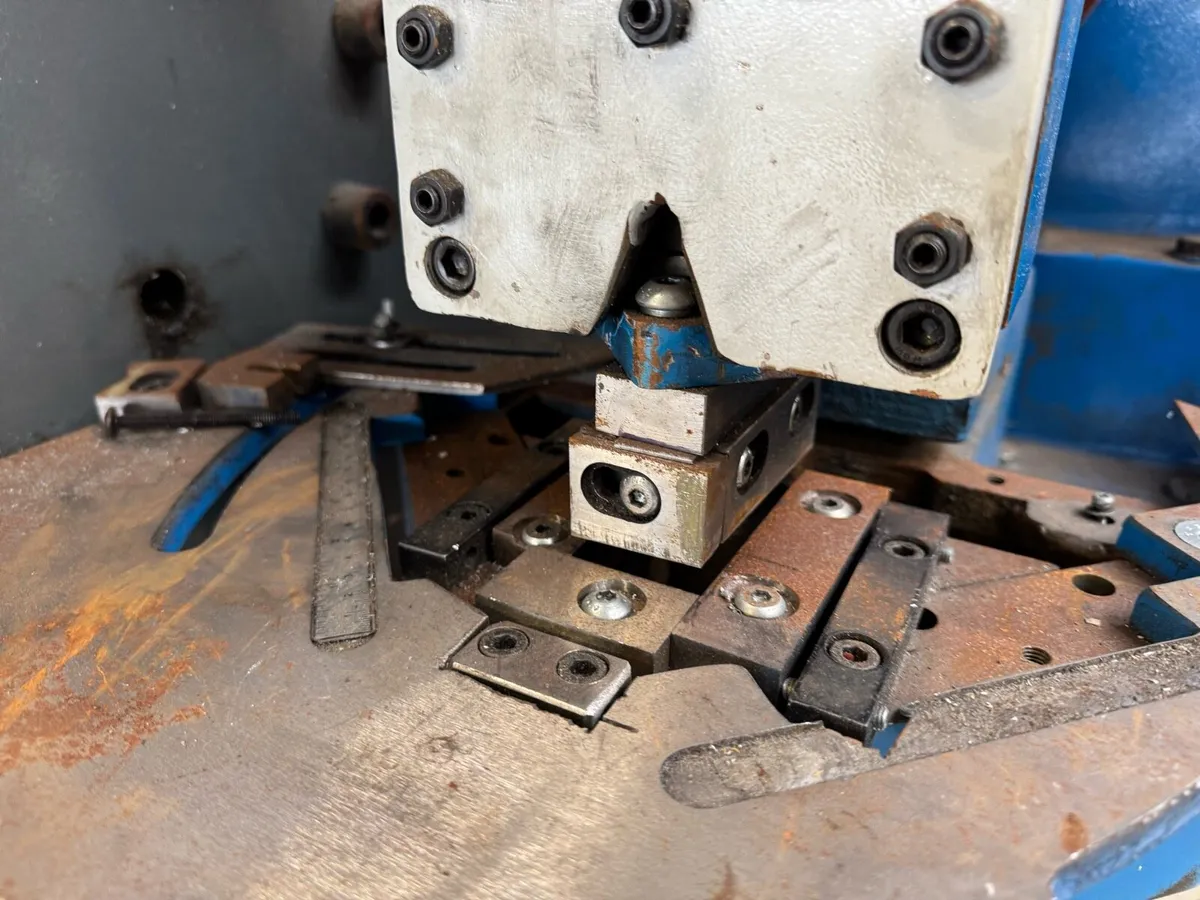 Notcher  guillotine - Image 2