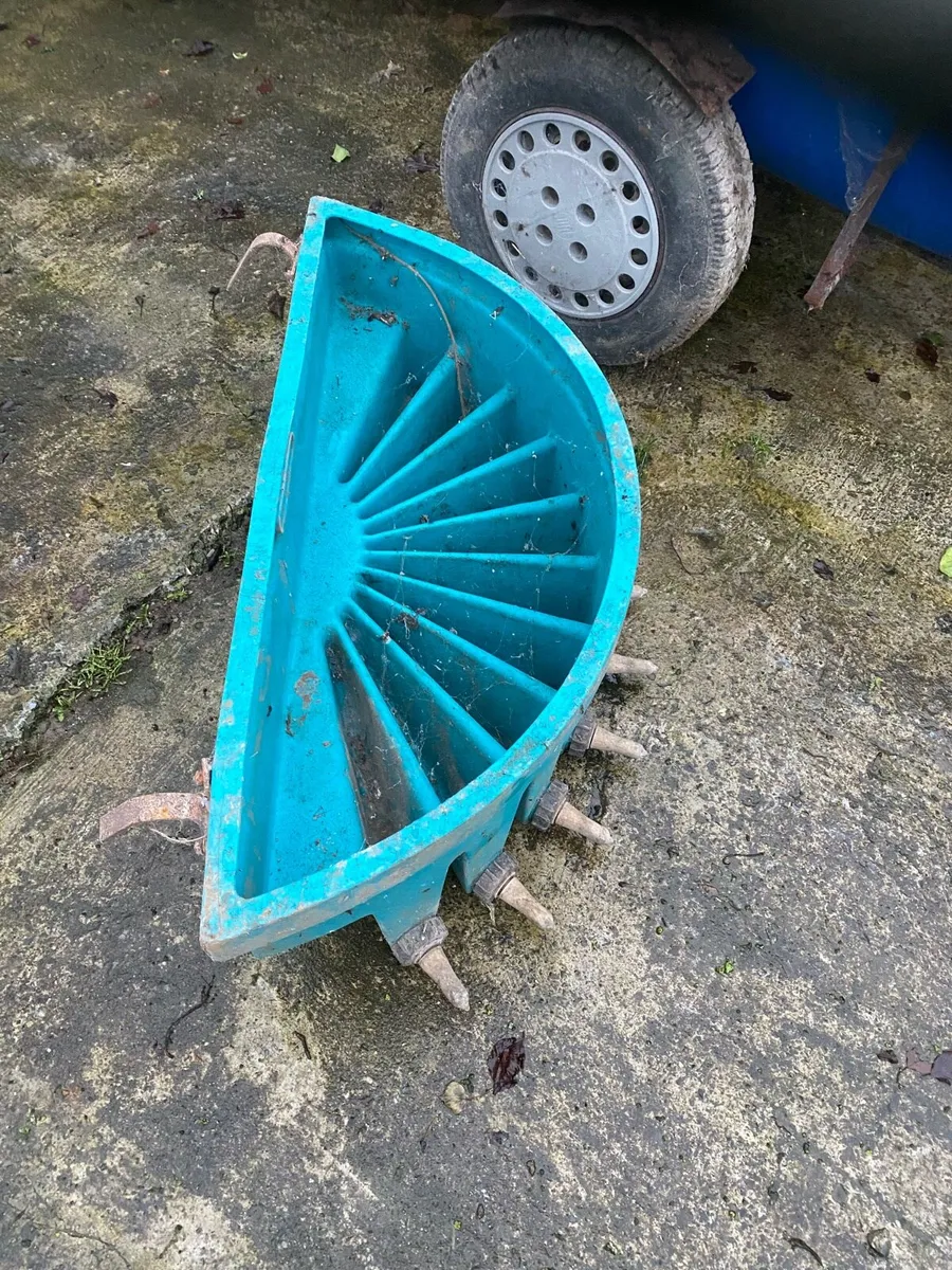 Calf feeders - Image 3