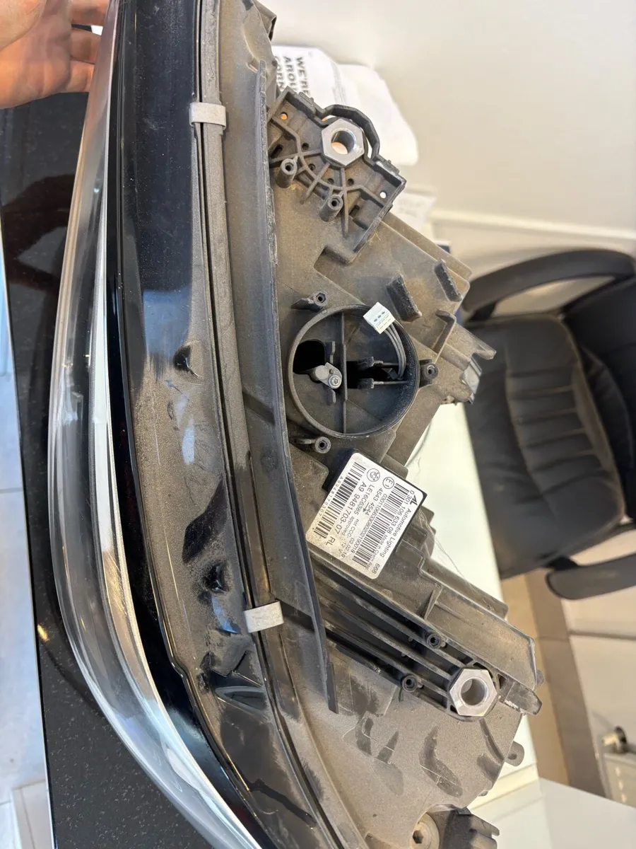 2022 bmw g20 passenger headlamp LED - Image 4