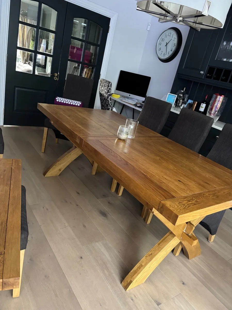 Solid Oak Extending Dining Table (2000mm - 2400mm) - Image 3