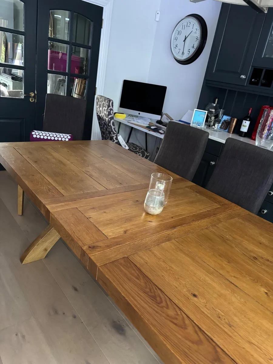 Solid Oak Extending Dining Table (2000mm - 2400mm) - Image 2