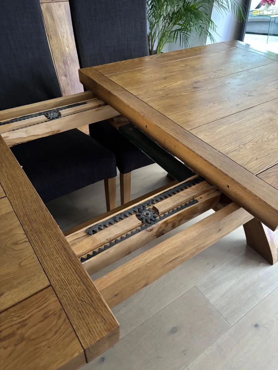 Solid Oak Extending Dining Table (2000mm - 2400mm) - Image 4