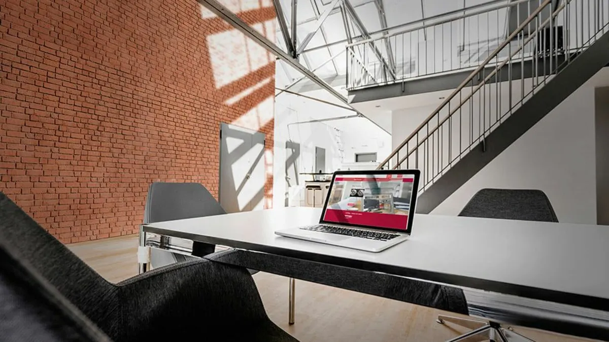 Monsanto Red Brick Tiles With Grey Joint - Image 4