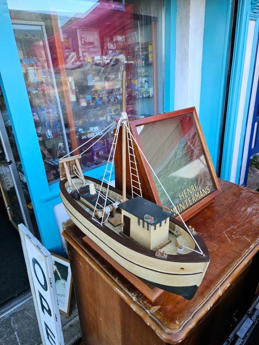 Model Boat Trawler - Image 3