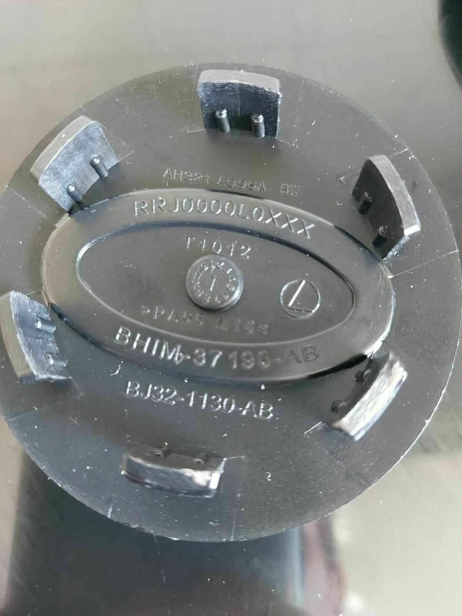 4 x Land Rover 63mm Centre Caps - FREE POST - Image 2