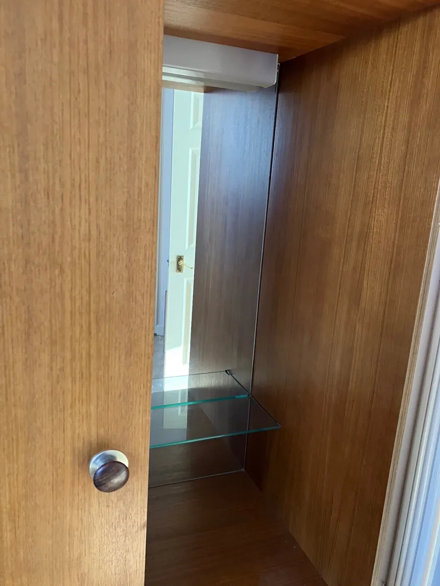 Free Wardrobe - Image 2