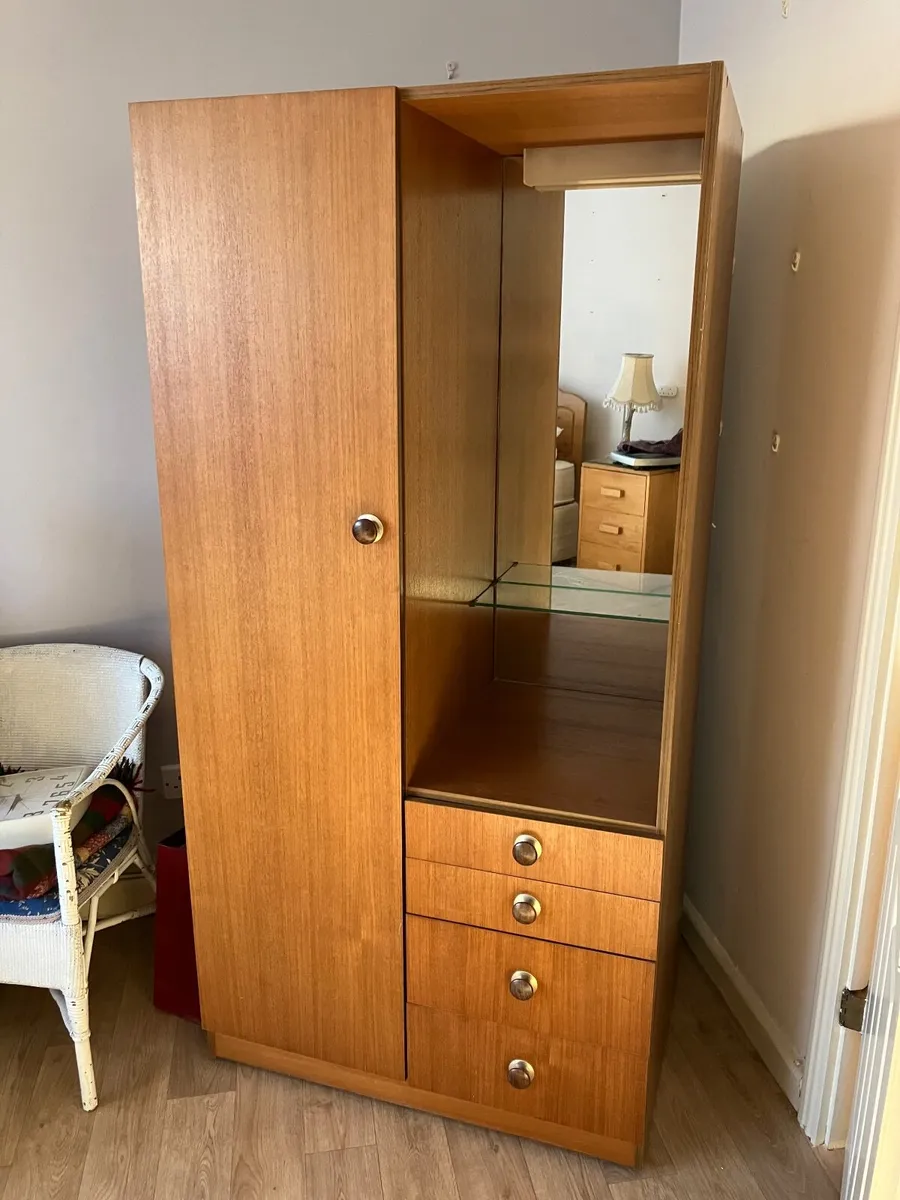 Free Wardrobe - Image 1