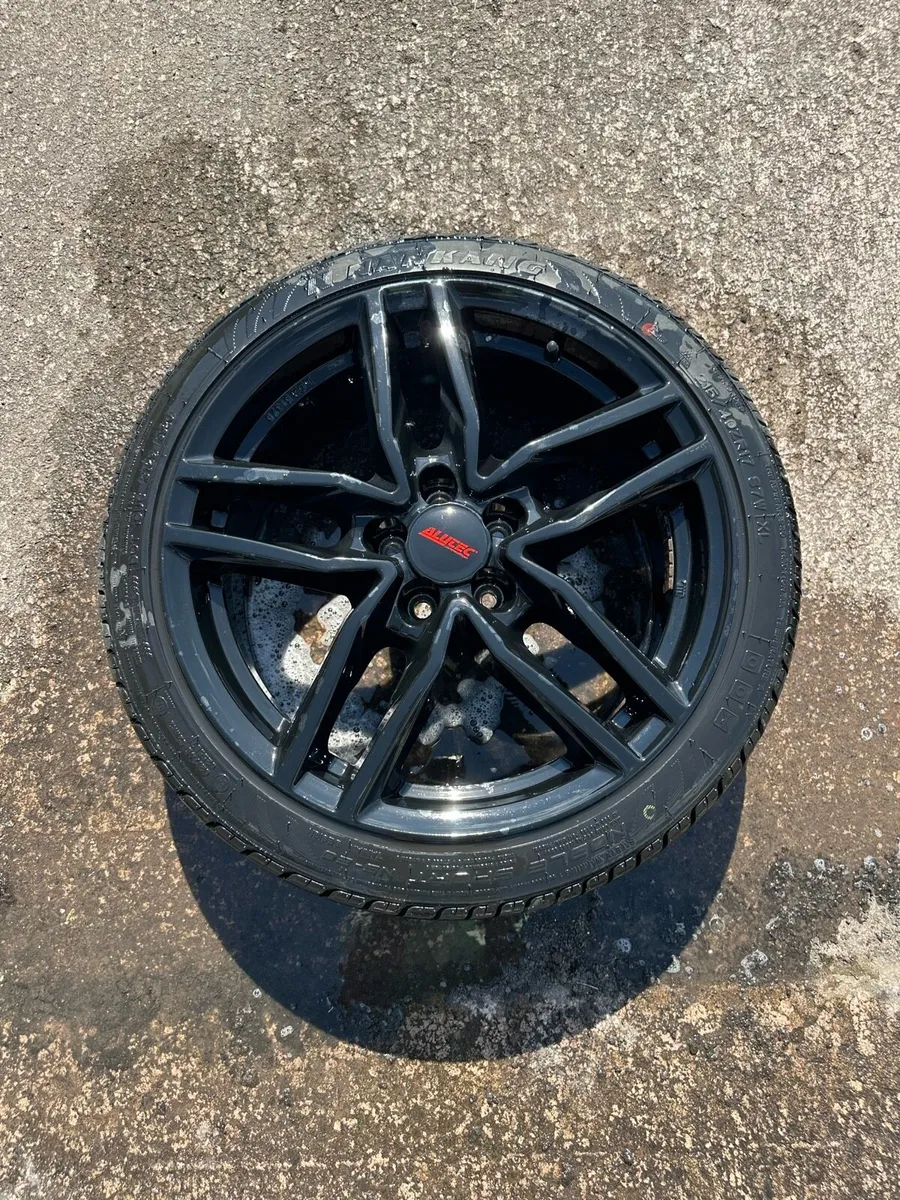 17 inch Gloss Black Alloy Wheels - Image 1