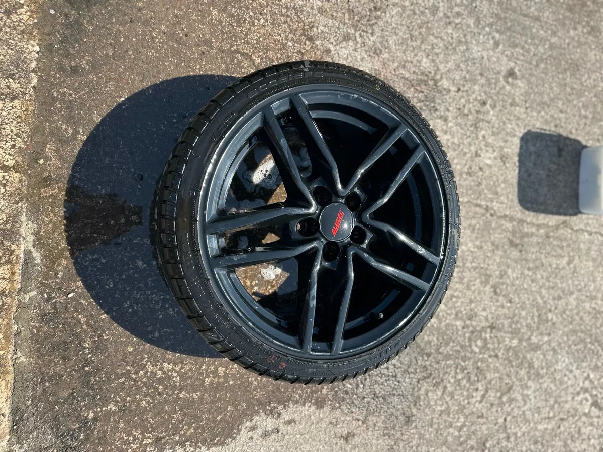 17 inch Gloss Black Alloy Wheels - Image 3