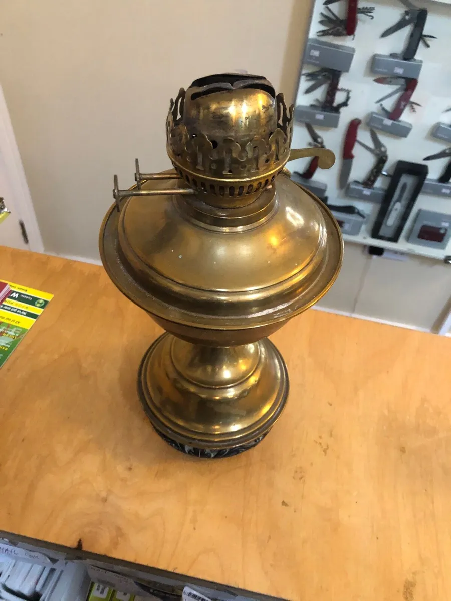 1800’s Vintage Oil Brass Lamp - Image 3