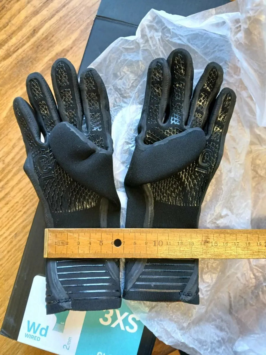 New pair Wetsuit Gloves size XXXS - Image 3