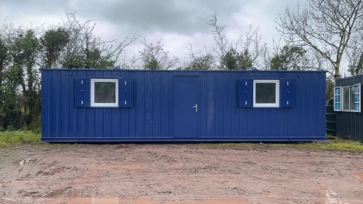 30x10 brand new antivandle office - Image 1