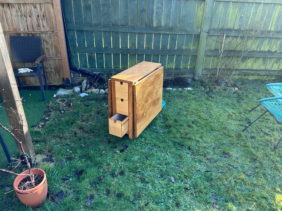 Table/Kitchen table - Image 1