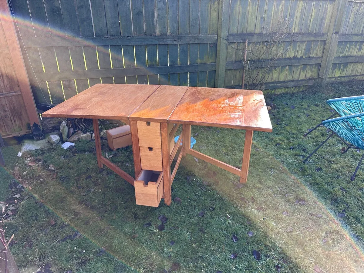 Table/Kitchen table - Image 3