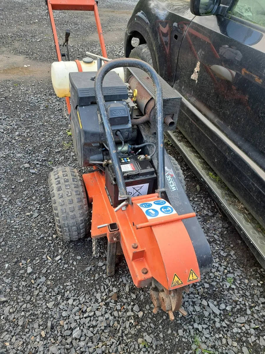 Stump grinder - Image 1