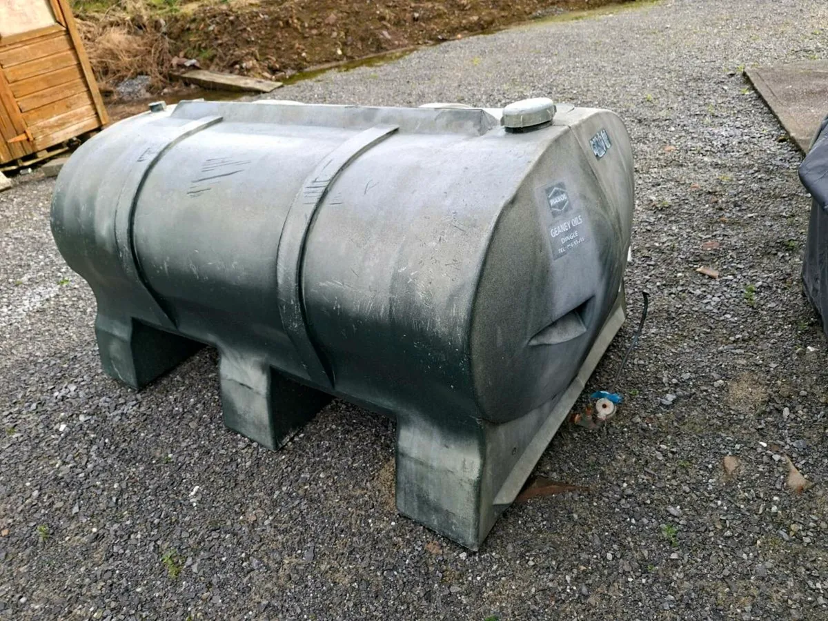 Oil tank - Image 1