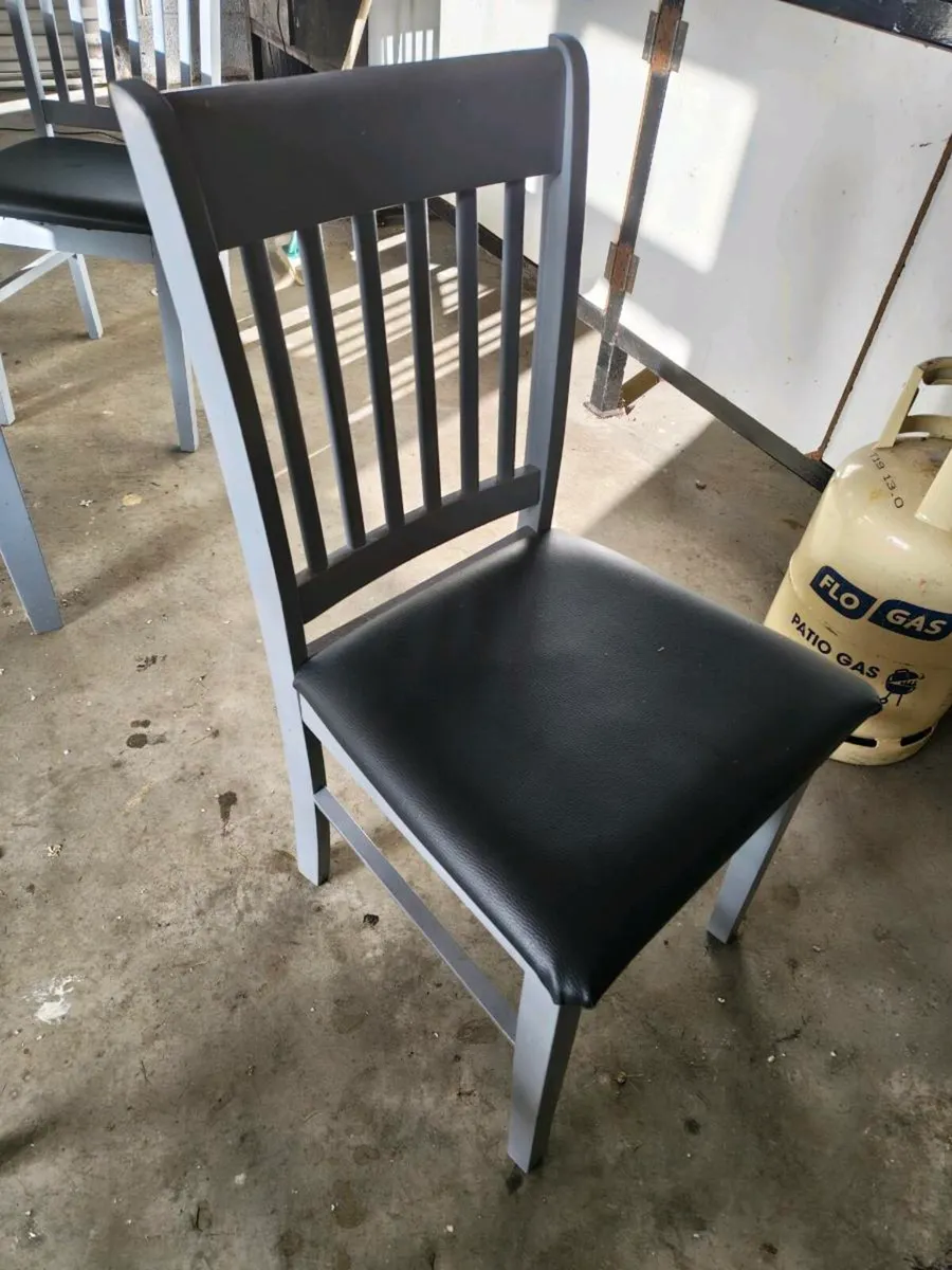 Dining room table with 6 chairs - Image 4