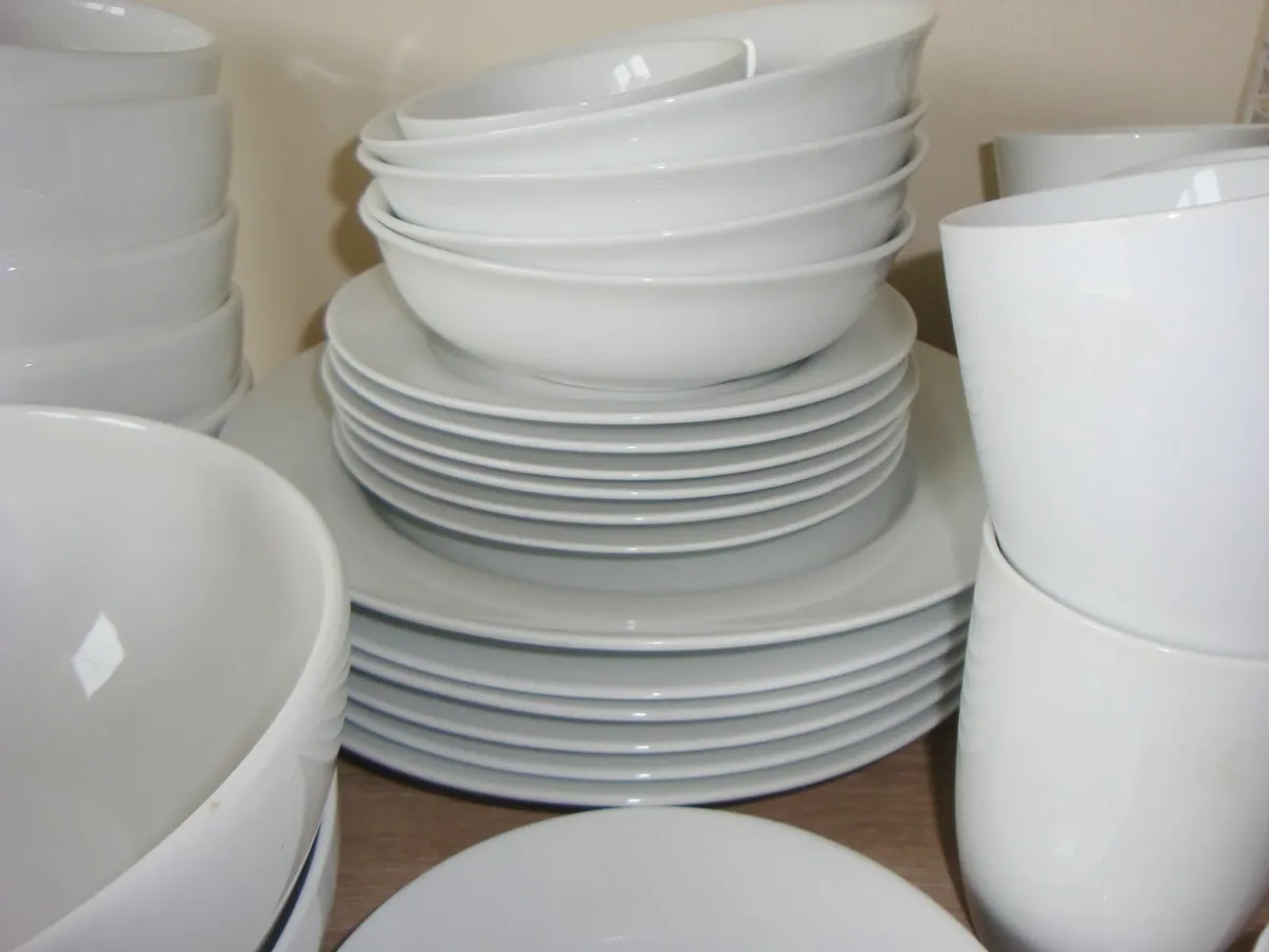 Large white dinner set - Image 4