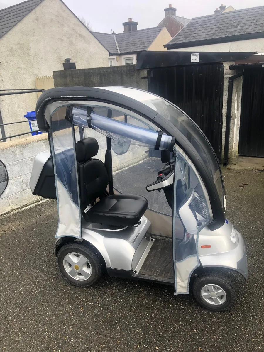 Large mobility scooter with canopy - Image 4